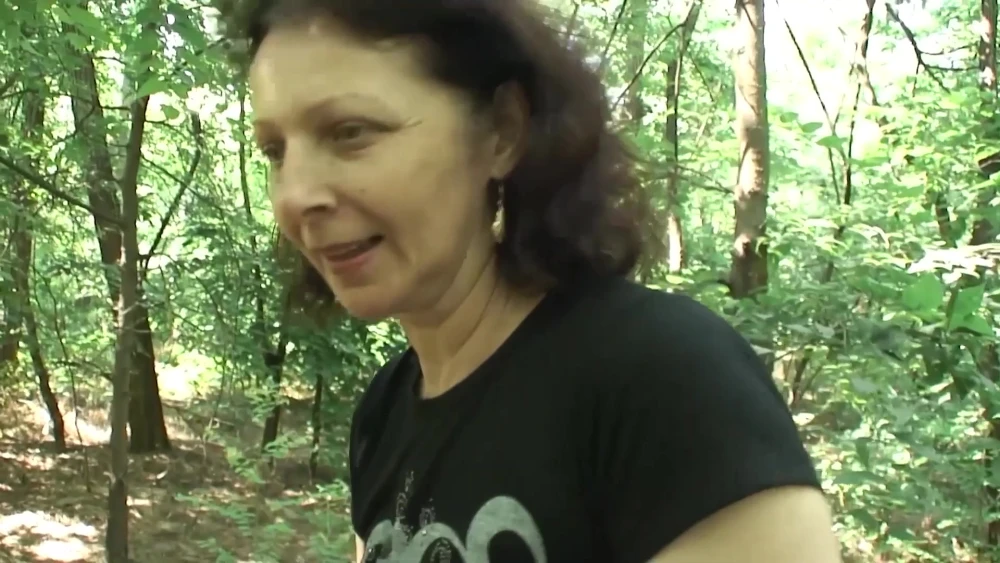 Omi Sex Clips: Sofa Heim Stampfen, Wald-Decke Doggy Cowgirl & Fotzen-Sperma!: Ansehen auf EroticOnly.DE